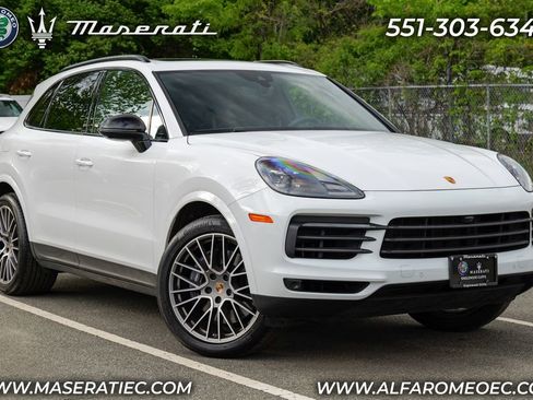 Used 2023 Porsche Cayenne Platinum Edition AWD/4WD image 1