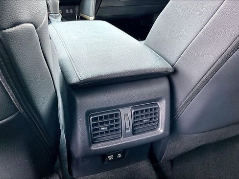 Used 2025 Toyota Camry XSE FWD image 10