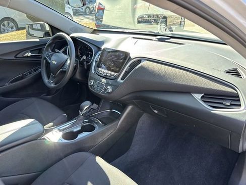 Used 2022 Chevrolet Malibu LT image 28