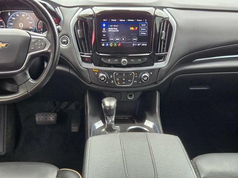 Used 2022 Chevrolet Traverse Premier AWD/4WD image 16
