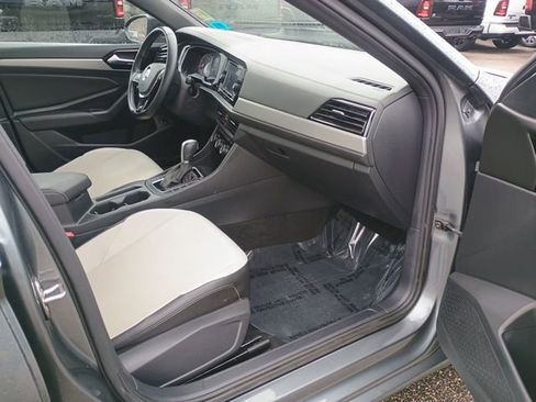 Used 2019 Volkswagen Jetta R-Line image 13