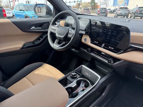 New 2026 Chevrolet Equinox ACTIV w/ Convenience Package III AWD/4WD image 35