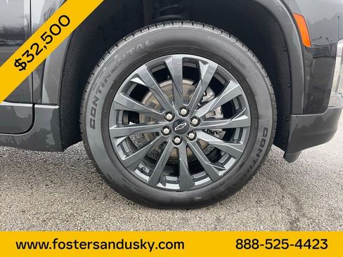 Used 2023 Chevrolet Traverse RS image 12