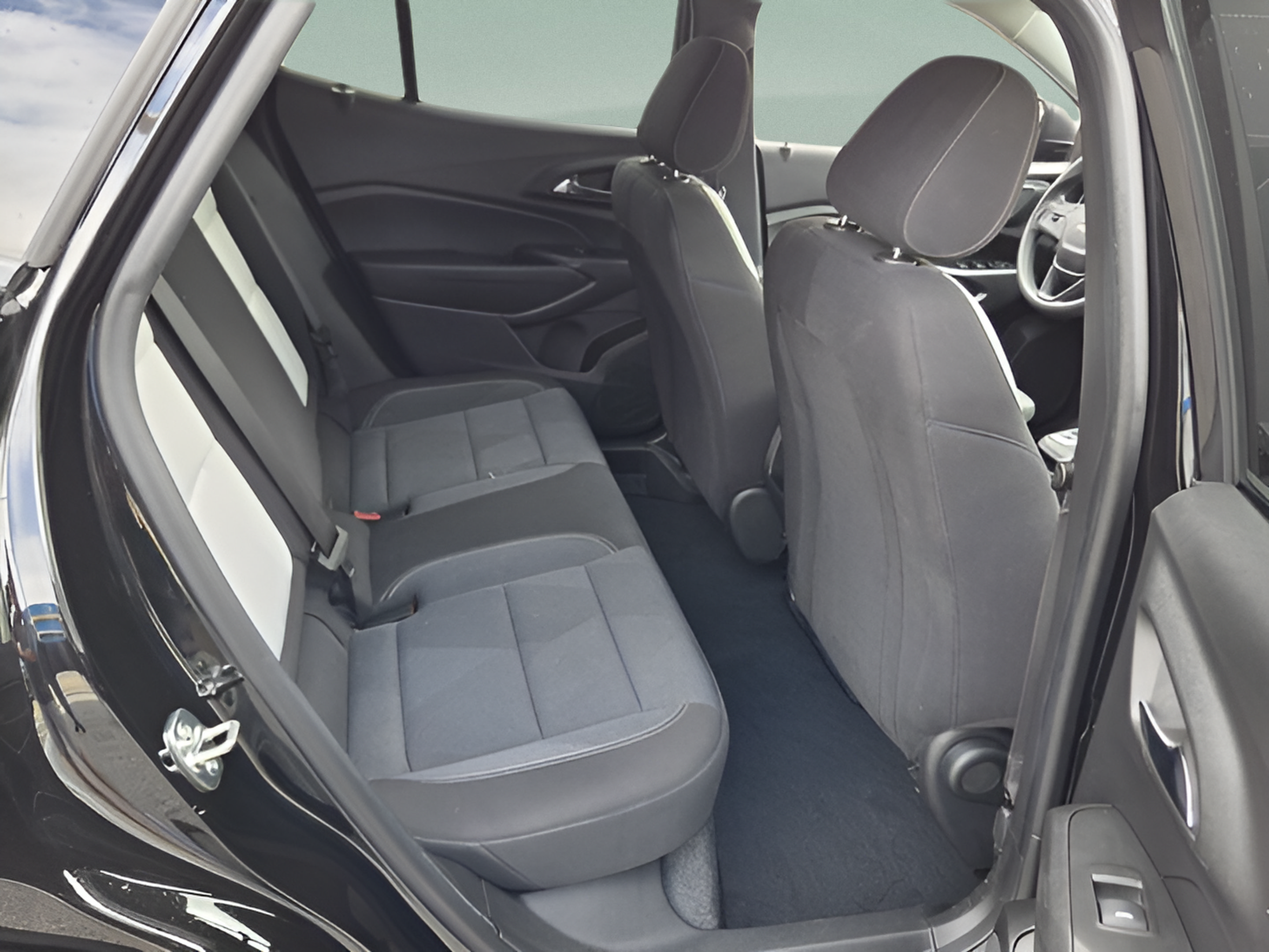 Used 2026 Chevrolet Trax LS FWD image 14