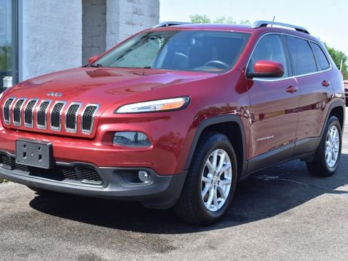 Used 2015 Jeep Cherokee Latitude w/ Cold Weather Group AWD/4WD image 15