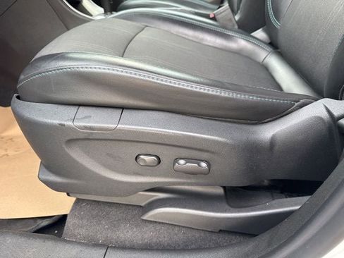 Used 2016 Chevrolet Trax LT w/ LT Convenience Package FWD image 11