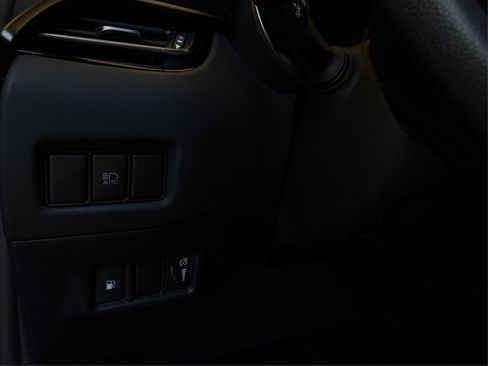 Used 2019 Toyota C-HR Limited image 20