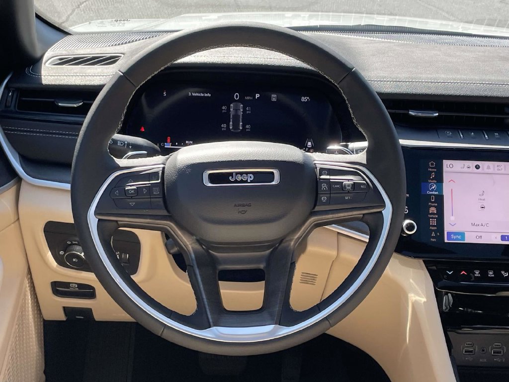 New 2027 Jeep Grand Cherokee Limited AWD/4WD image 23