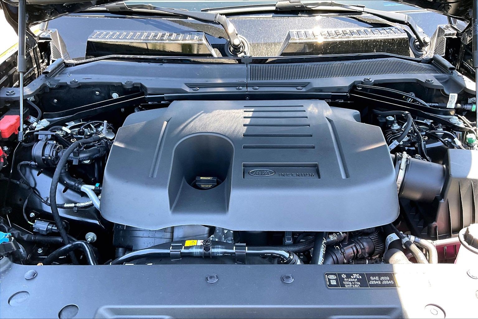 New 2026 Land Rover Defender 110 X-Dynamic SE AWD/4WD image 17