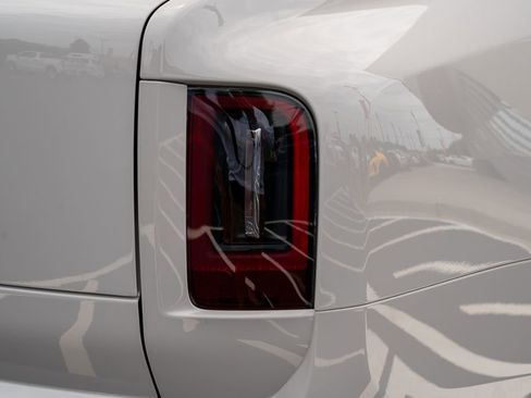 Used 2025 Rolls-Royce Cullinan AWD/4WD image 14