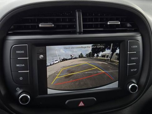 Used 2025 Kia Soul LX image 21