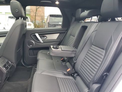 Used 2025 Land Rover Discovery Sport Dynamic SE AWD/4WD image 13