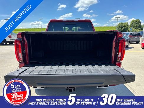 Used 2023 GMC Sierra 1500 AT4 w/ Technology Package AWD/4WD image 33