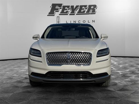 Used 2021 Lincoln Nautilus Reserve w/ Equipment Group 201A image 8