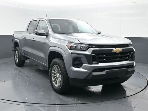 Used 2023 Chevrolet Colorado LT image 1