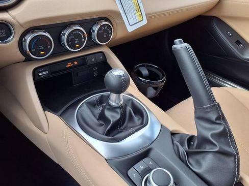 New 2026 MAZDA MX-5 Miata RF Grand Touring RWD image 17