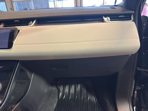 Used 2020 Land Rover Range Rover Evoque SE AWD/4WD image 25