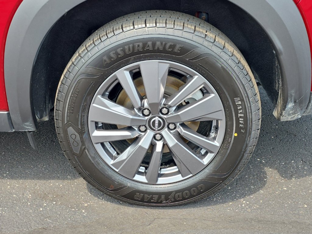 Used 2024 Nissan Pathfinder SV AWD/4WD image 14
