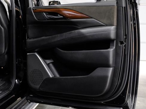 Used 2020 Cadillac Escalade ESV Luxury RWD image 53