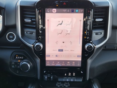 New 2026 RAM 1500 4x4 Crew Cab image 15