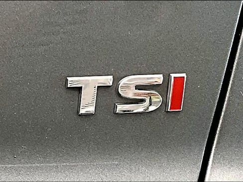 Used 2018 Volkswagen Passat 2.0T R-Line image 11