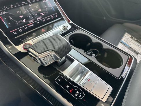 New 2025 Audi RS Q8 performance image 20