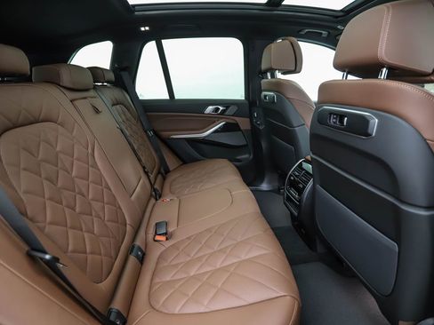 New 2026 BMW X5 M60i w/ Climate Comfort Package image 28