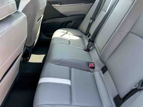 Used 2025 Toyota Camry SE w/ Convenience Package FWD image 18