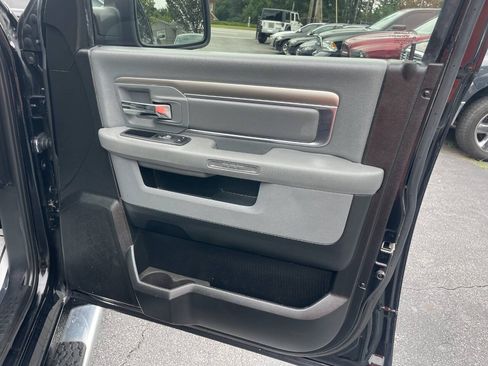 Used 2020 RAM 1500 Classic SLT w/ Luxury Group RWD image 23