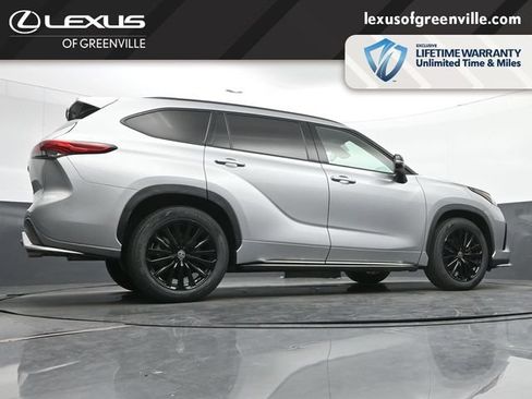 Used 2023 Toyota Highlander XSE FWD image 36