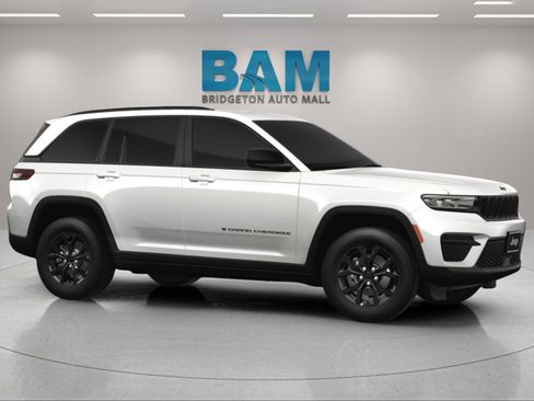 New 2025 Jeep Grand Cherokee Altitude image 16