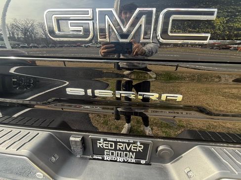 Used 2025 GMC Sierra 1500 SLT w/ SLT Premium Plus Package image 5