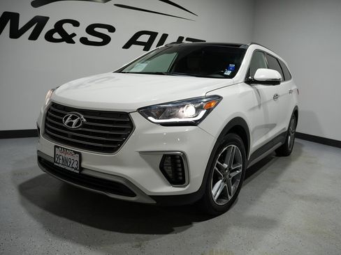 Used 2019 Hyundai Santa Fe XL image 3