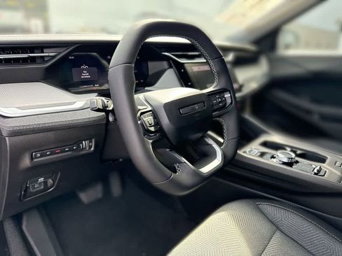 New 2026 Jeep Cherokee Laredo image 2