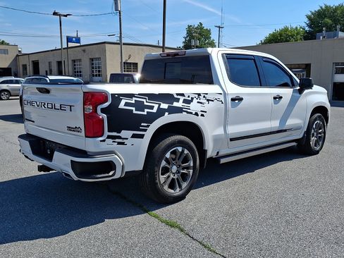Used 2023 Chevrolet Silverado 1500 High Country w/ Technology Package AWD/4WD image 7