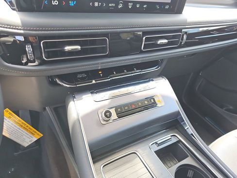 New 2025 Lincoln Aviator 2WD w/ Jet Appearance Package image 26