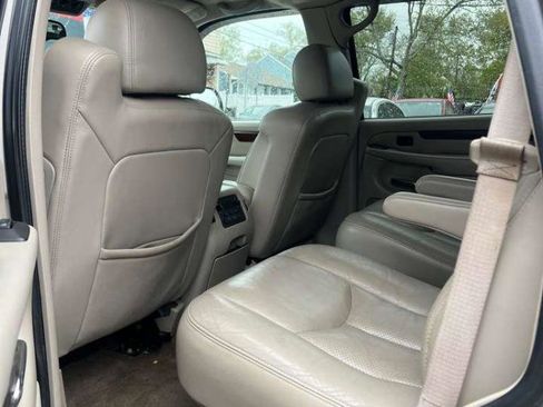 Used 2004 Cadillac Escalade AWD image 18
