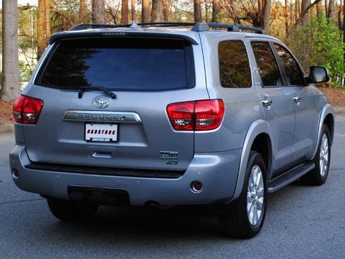 Used 2017 Toyota Sequoia Platinum image 19