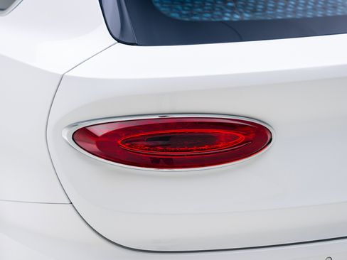 Used 2024 Bentley Bentayga image 24