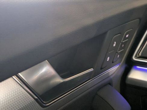 Certified 2025 Audi Q5 2.0T Premium Plus image 18