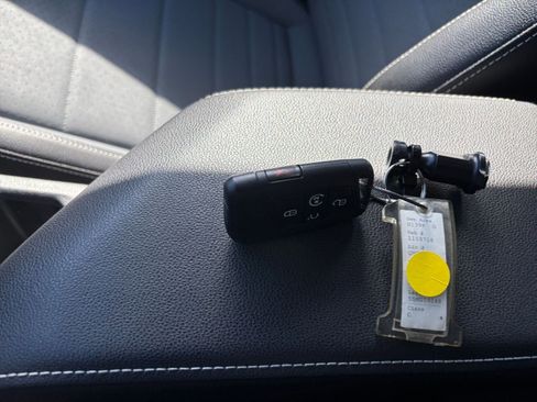 Used 2025 Volkswagen Jetta SE image 22