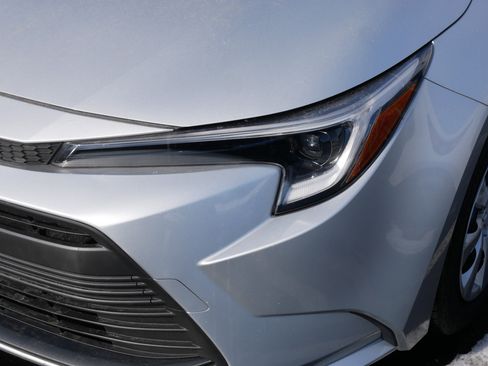 Used 2024 Toyota Corolla LE image 16