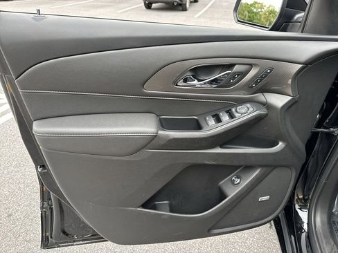 Used 2023 Chevrolet Traverse Premier FWD image 38