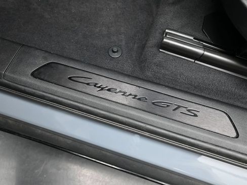 Certified 2025 Porsche Cayenne GTS AWD/4WD image 14