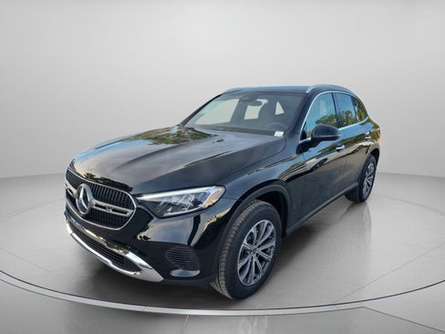 Certified 2026 Mercedes-Benz GLC 300 image 2