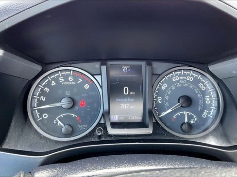 Used 2022 Toyota Tacoma TRD Sport AWD/4WD image 24