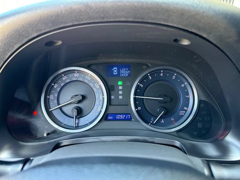 Used 2011 Lexus IS 250 w/ F-Sport Pkg w/Summer Tires RWD image 16