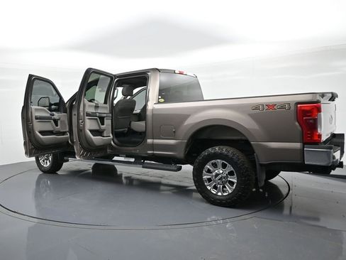 Used 2018 Ford F250 XLT w/ XLT Premium Package AWD/4WD image 35