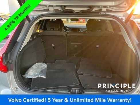 Certified 2025 Volvo V60 B5 Cross Country Plus image 27