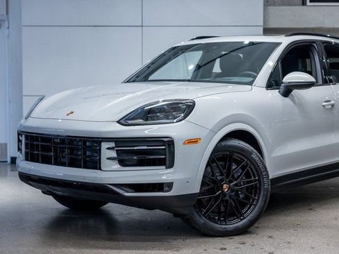 New 2026 Porsche Cayenne image 21